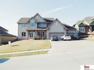 17328 Monroe Cir, Omaha, NE 68135