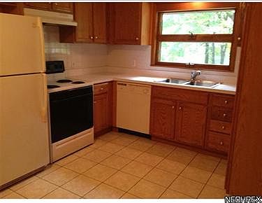 5th image of 650 Blueberry Hill Dr