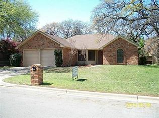 7813 Miracle Ln, North Richland Hills, TX 76182