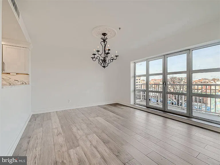 250 President St #211 — Photo 27