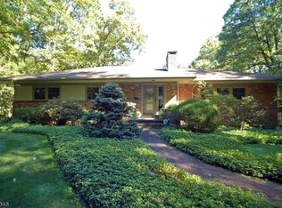 136 Orchard Rd, Watchung, NJ 07069