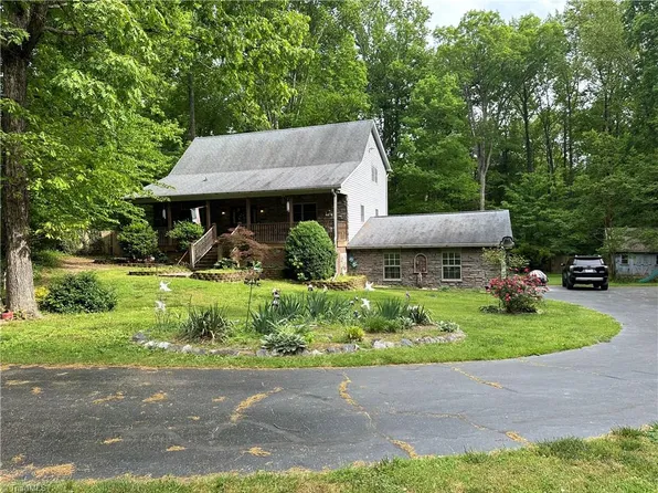 7580 Watkins Ford Rd, Kernersville, NC 27284