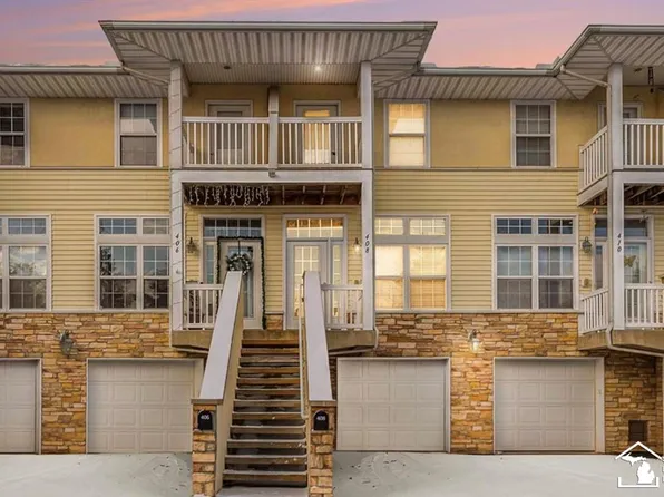 408 Beachwalk Trl, Luna Pier, MI 48157