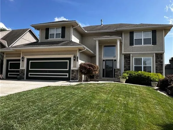 2707 SW 9th Ter, Lees Summit, MO 64081