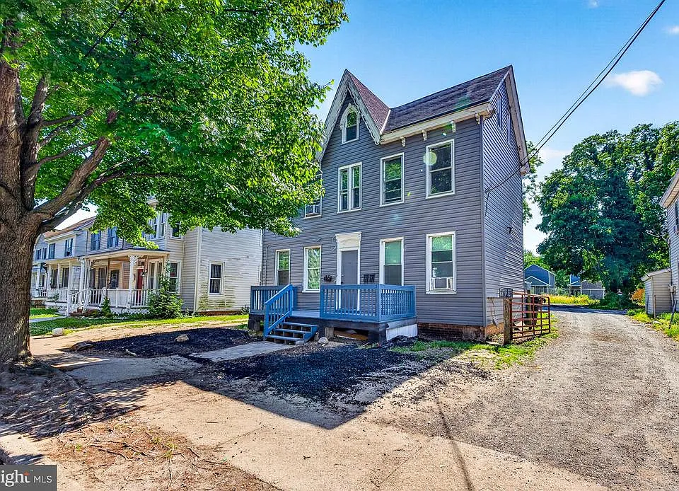40 S Governors Ave #3