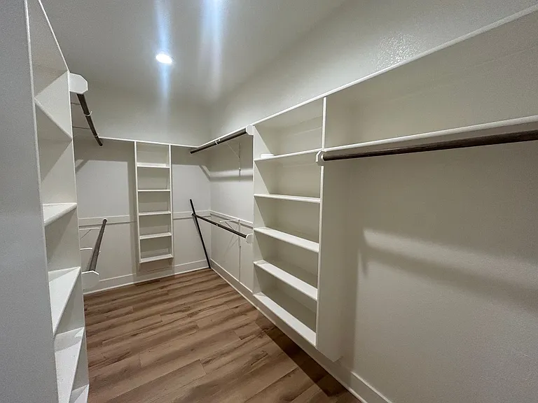 1713 Fabian Dr — Photo 10