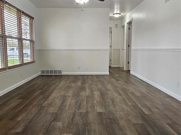 4th image of 10152 Dellridge Ln
