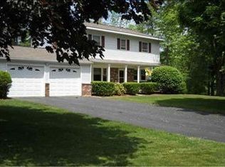 7 Cider Mill Dr, Clifton Park, NY 12065