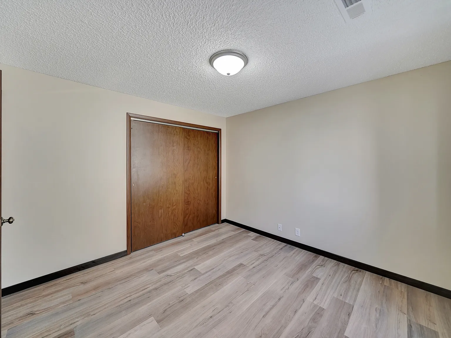 4833 Walker Ave — Photo 2