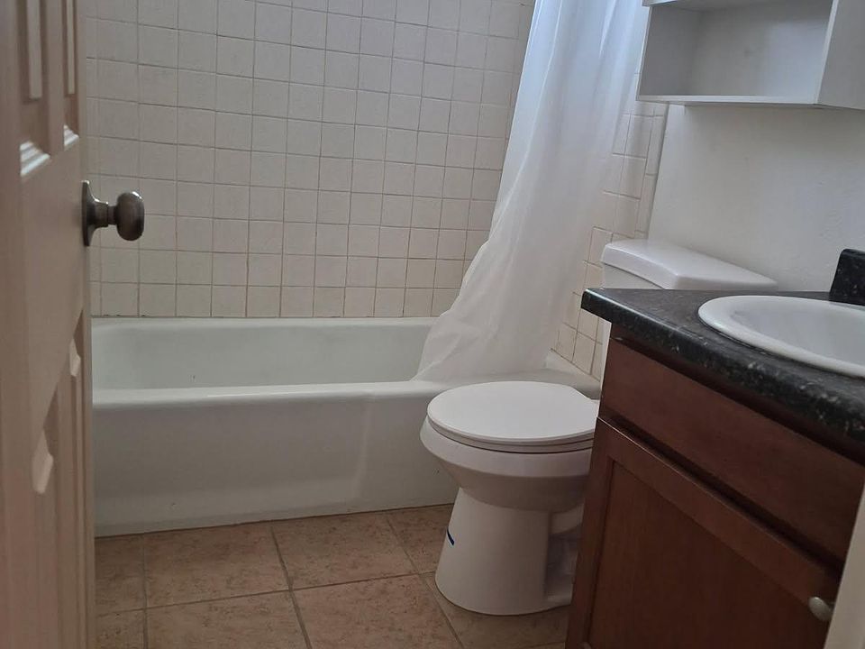1st image of 3437 Crest Ave SE #1