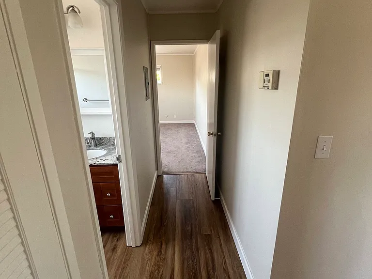 3851 Vineyard Ave #B — Photo 9