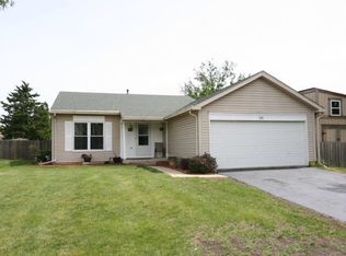 355 Juniper Ct, Carol Stream, IL 60188