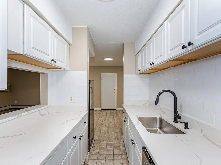 11 Crescent Dr #2 — Photo 10