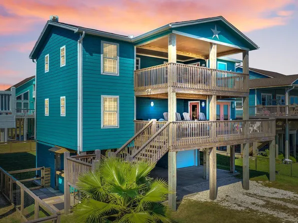 1343 Emerald Dr, Crystal Beach, TX 77650