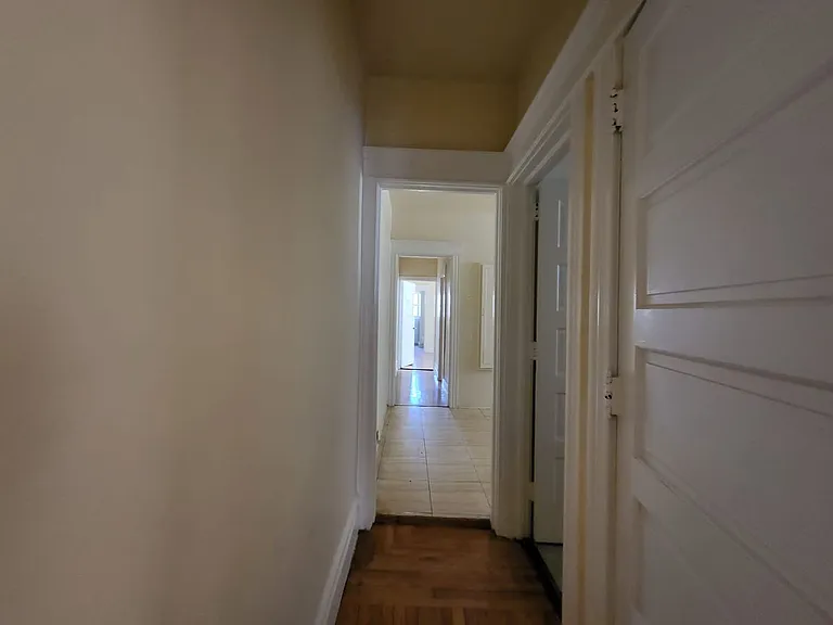 1639 W Turner St — Photo 17