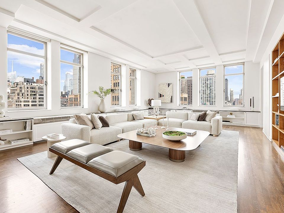 1st image of 252 7th Ave APT 17I
