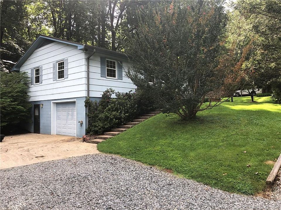 1st image of 506 Barberry Heights Dr