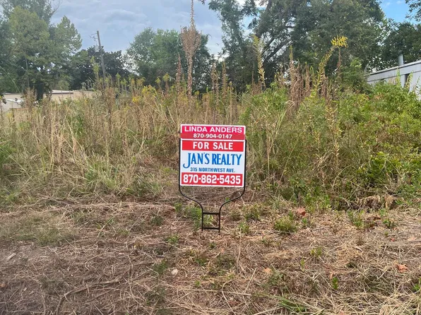 S Cordelia St, Magnolia, AR 71753