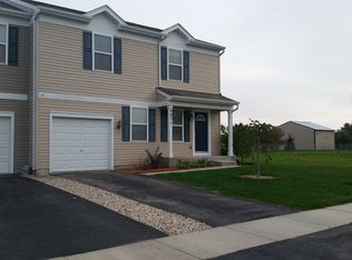 903 E Wilson St, Waterman, IL 60556