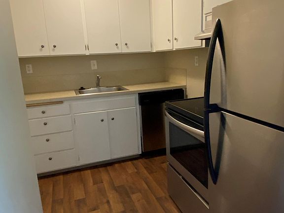 3rd image of 9906 Lake Washington Blvd NE #307