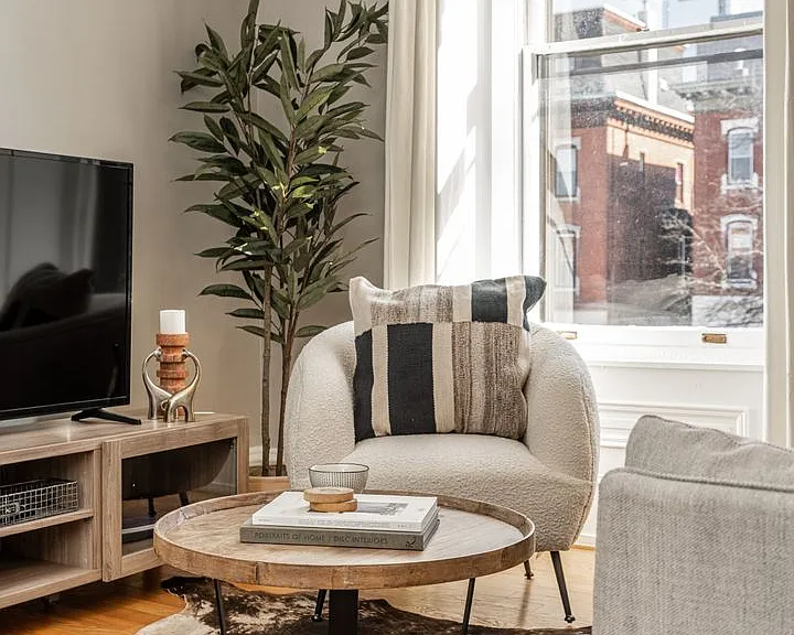 Short Term Rentals — Photo 12