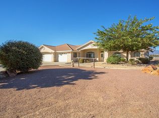 11385 Belmont Rd, Oak Hills, CA 92344