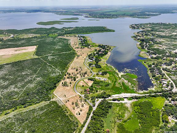 5th image of 0 Lakeshore LOT 33