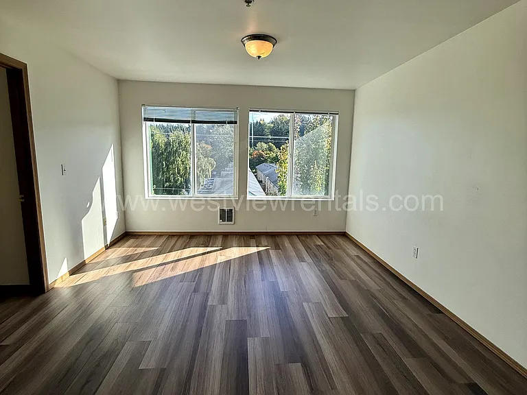 524 32nd St #404 — Photo 2