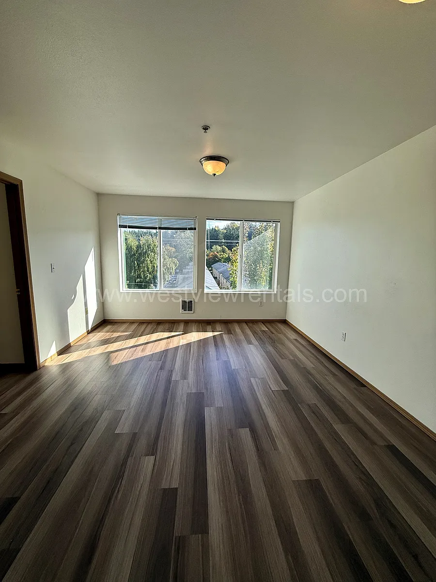 Building Photo - 524 32nd St #404