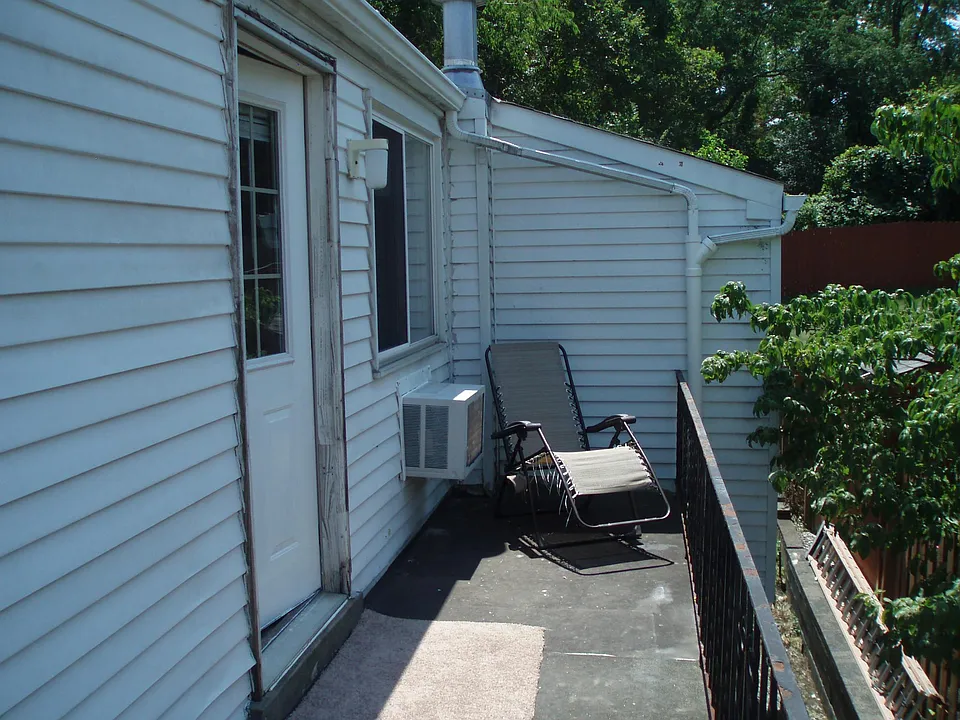 601 Main St #2