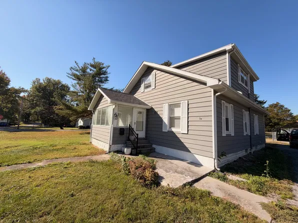 803 Hickman St, Benton, IL 62812