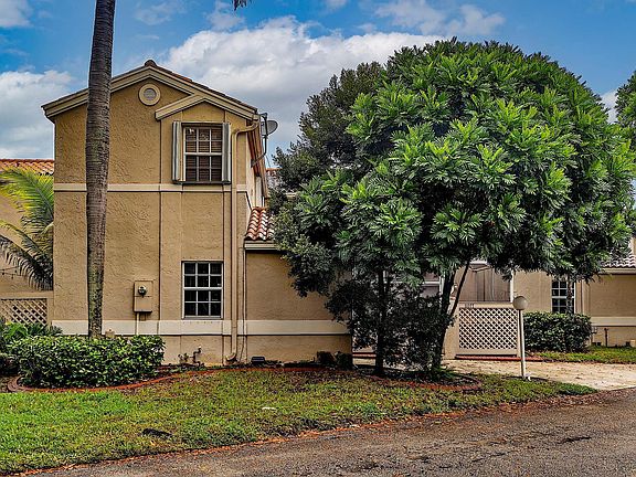3rd image of 11077 Longboat Drive #11077