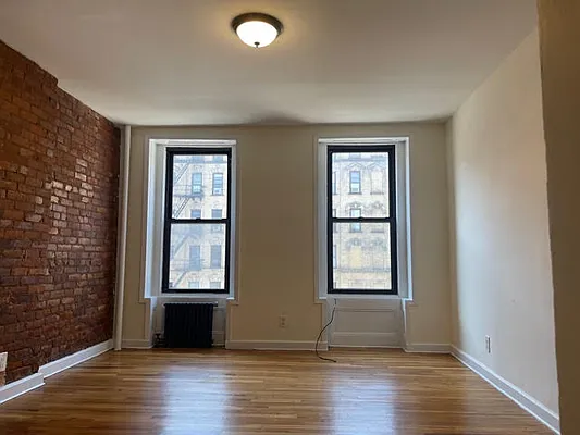 Rented by Oxford Property Group | media 11