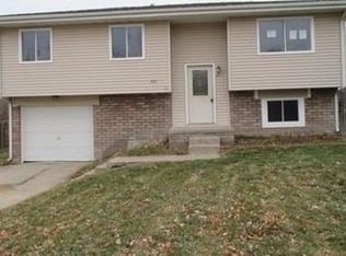 606 Briar Ave, Crete, NE 68333
