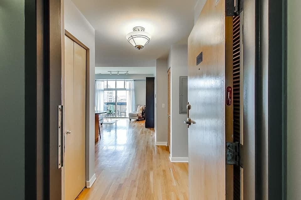1st image of 1935 S Archer Ave APT 423