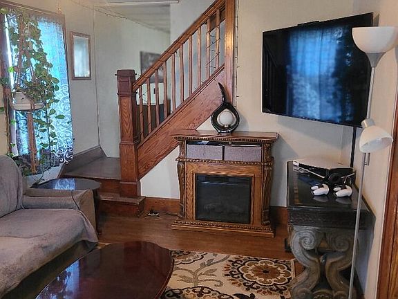 4th image of 344 Massie Ave