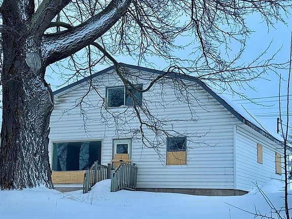 2nd image of 13 Middle Road