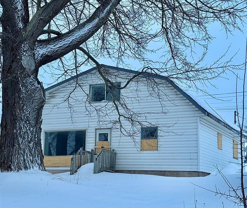 1st image of 13 Middle Road