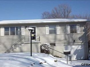 5523 N 61st St, Omaha, NE 68104