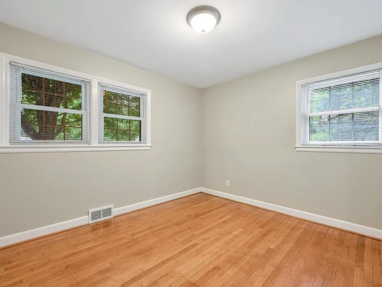 292 White Pine Dr — Photo 15