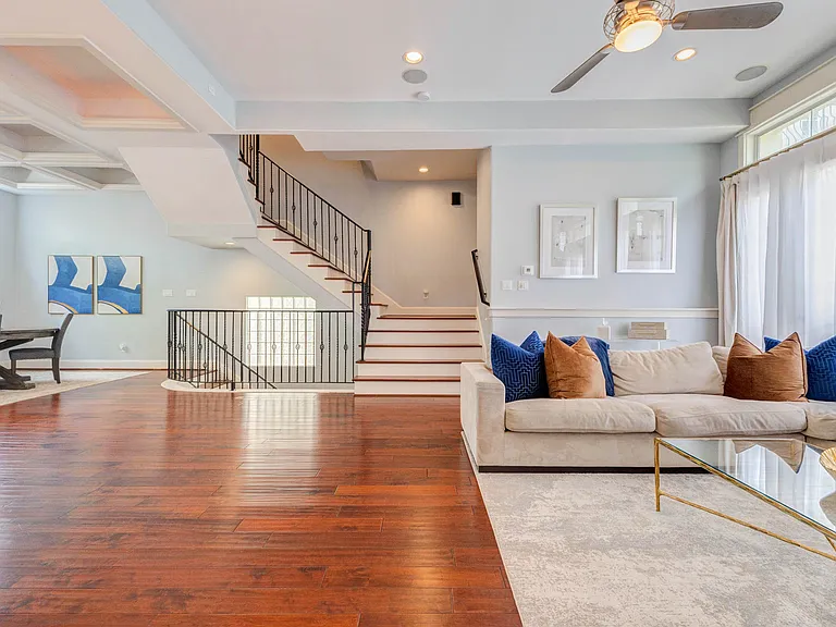 1818 Binz St #D — Photo 14