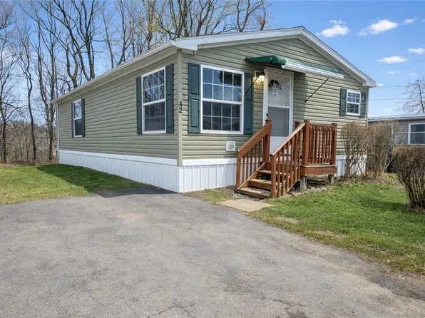 42 Sebastian Dr, Rochester, NY 14625