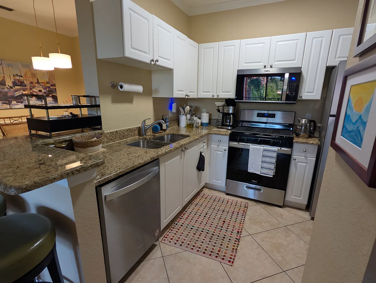 Building Photo - 2732 Via Murano #527