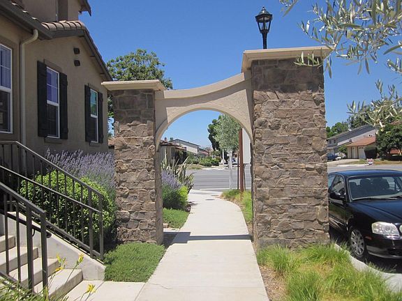 4th image of 6221 Hyde Park Dr