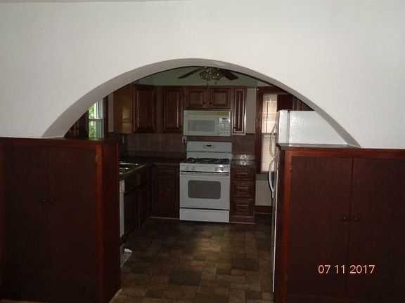 2nd image of 44 Wawanda Ave