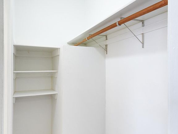 4th image of 4220 N Ashland Ave