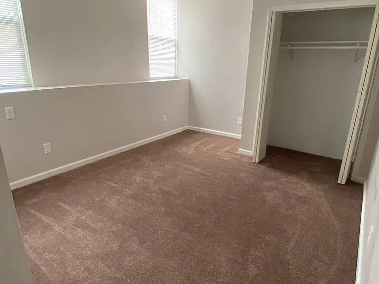 2045 3rd Ave — Photo 3