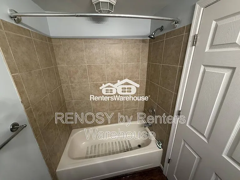 907 Woodbridge Ct #A — Photo 1