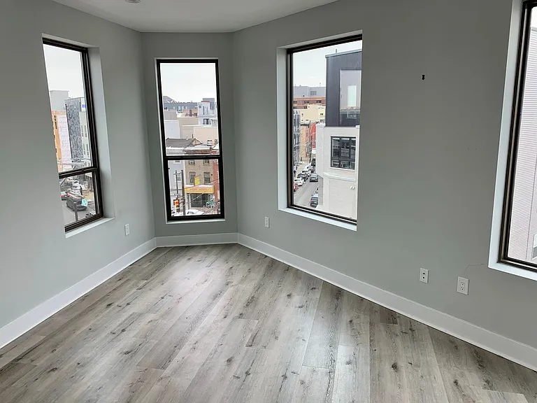Ridge Ave 1540 — Photo 12