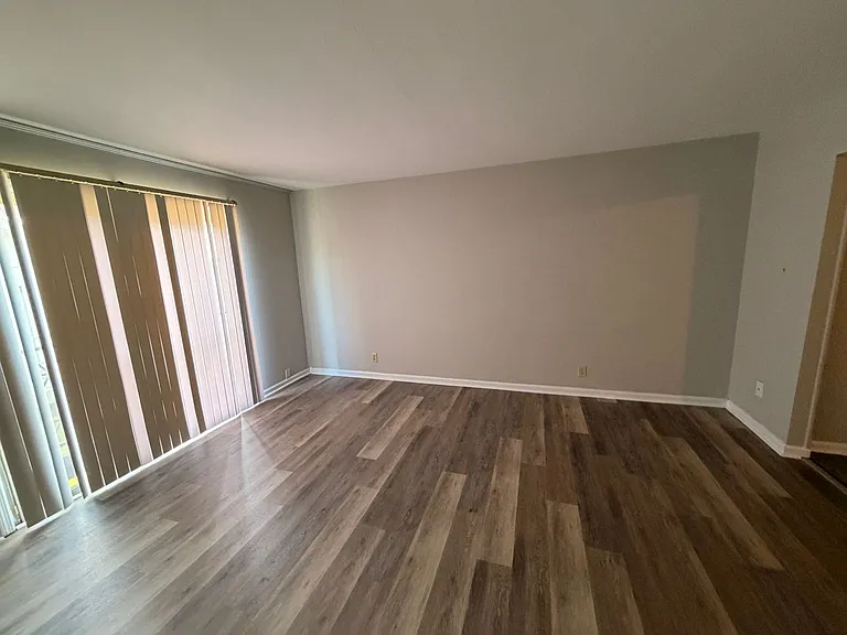 1708 Jennifer Rd #D9 — Photo 16